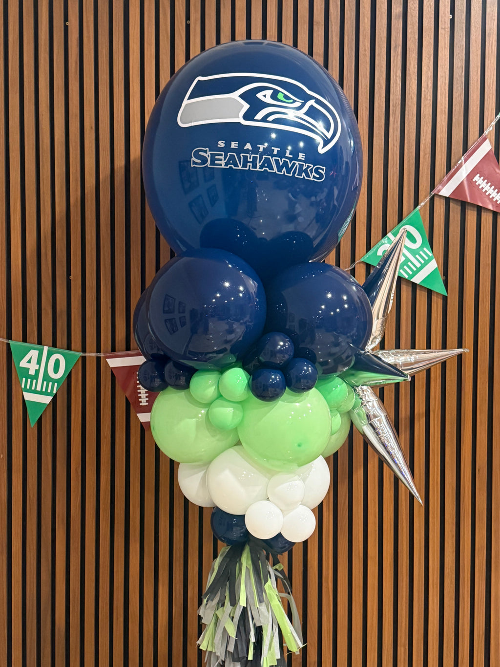 Tassell Tower w/ Starbursts  (6ft)