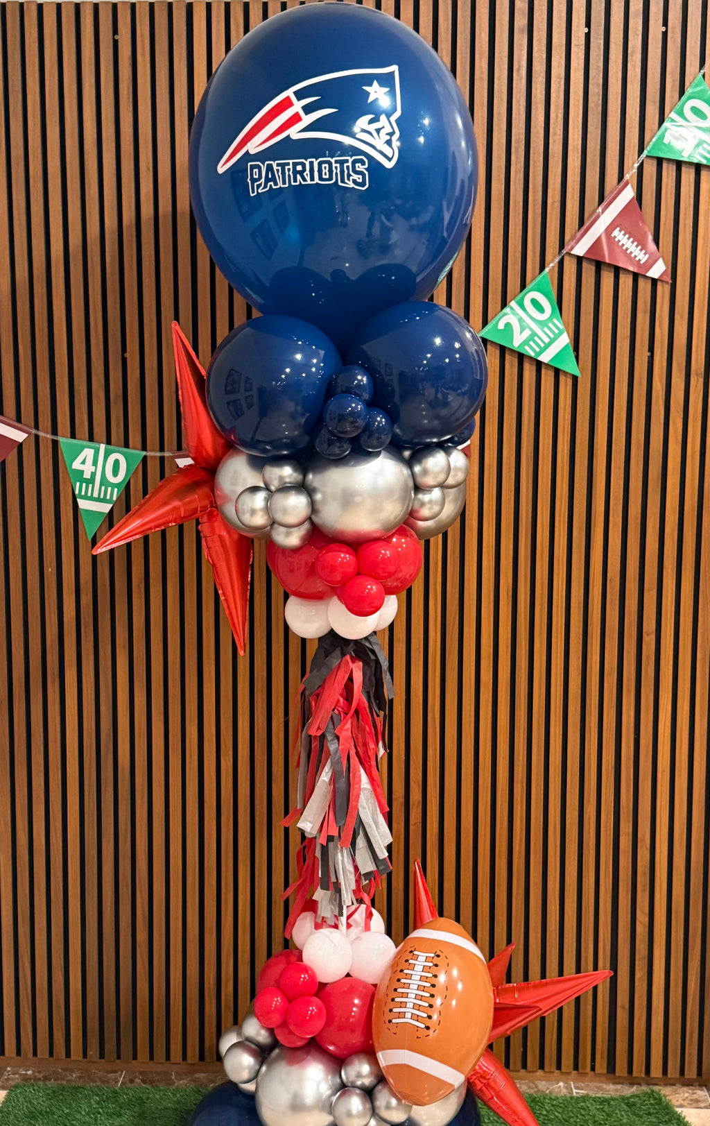 Tassell Tower w/ Starbursts  (6ft)